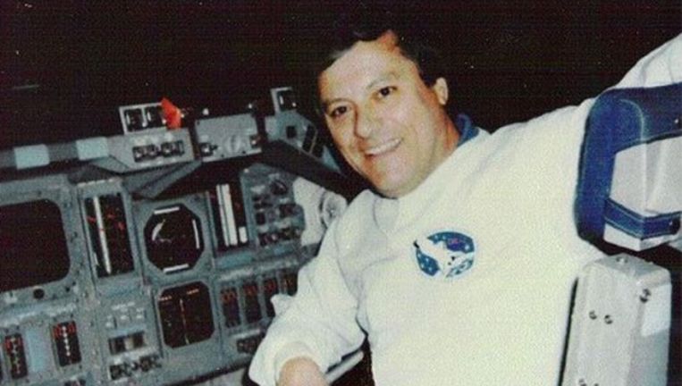 Clark McClelland in de space shuttle, of het gaat om een authentieke foto, is niet duidelijk.