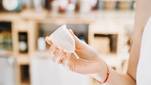 1 op de 8 meisjes kan zich geen menstruatieproducten veroorloven. Mutualiteit deelt gratis menstruatiecups uit