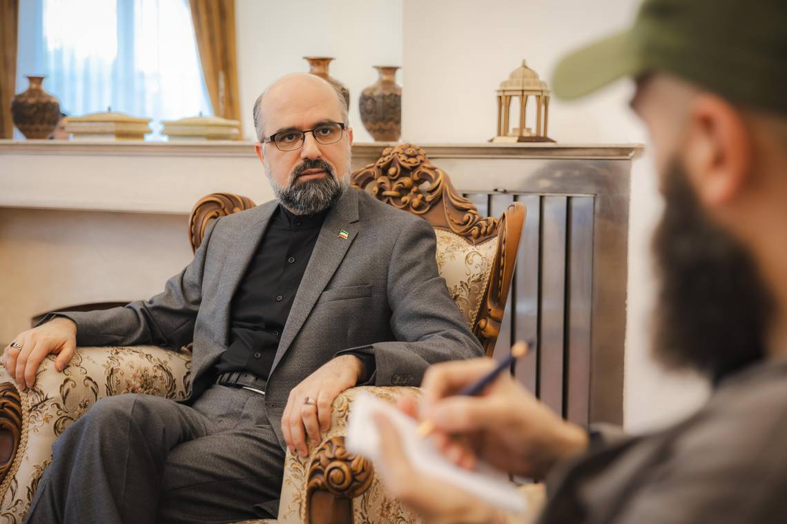 ‘Trump is in de val van Netanyahu gelopen’: Iraanse ambassadeur in Brussel is scherp voor VS en Israël