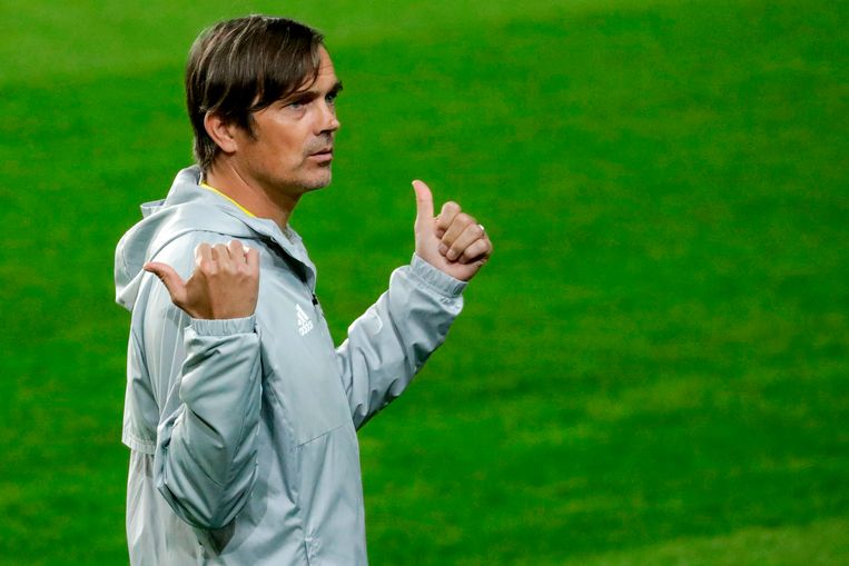 In het buitenland zit niemand meer te wachten op de Nederlandse voetbaltrainer Trouw