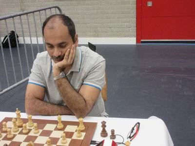 Rinkelende telefoon verstoort en beslist schaakduel in Open Nederlands kampioenschap