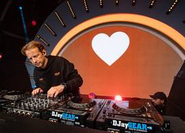 Prins Floris en prins Pieter-Christiaan genieten van het Amsterdam Dance Event