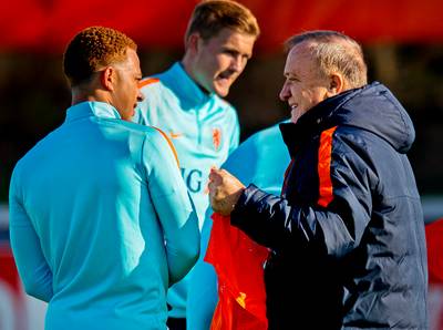 Advocaat kan stokoud record Glendenning evenaren