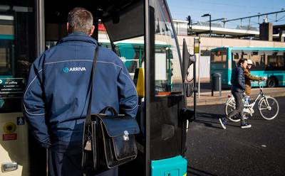 Arriva haalt gokkende buschauffeur van de weg