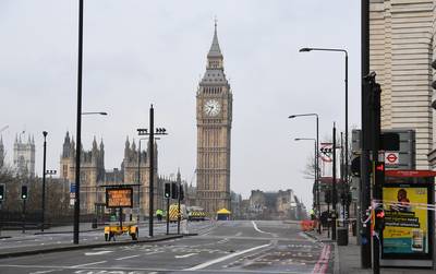 Man met mes gearresteerd bij Brits parlement
