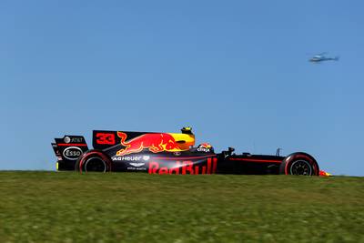 Verstappen snelt naar vierde tijd, Hamilton veruit het snelst