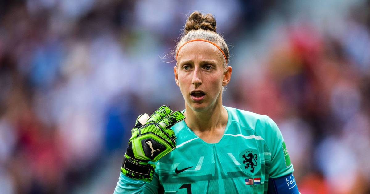 PSV haalt Sari van Veenendaal terug naar Nederland ...