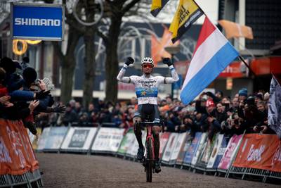 Van der Poel soleert naar vierde nationale titel veldrijden