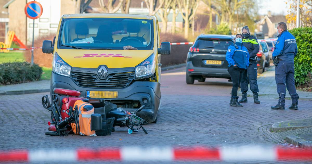 Scootmobieler zwaargewond na ongeluk met pakketbezorger in Elst.