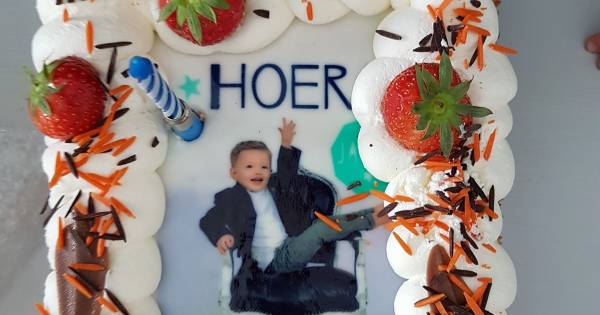 Hema Blundert Met Verjaardagstaart Hoer 3 Jaar Bizar Ed Nl