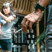 Roken is slecht, leren kinderen. Maar wat als je als ouder rookt?