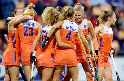 Hockeysters Oranje na twee zeges al naar halve finale op EK