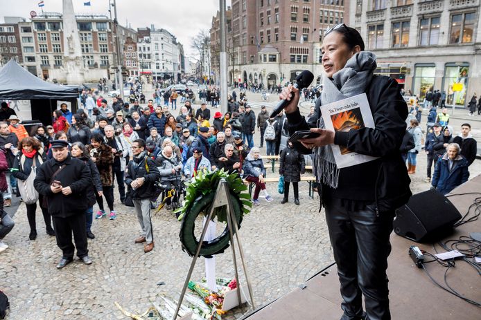 TT-2020-001268 // © Foto Marcel Israel // 080320 // Op de Dam in Amsterdam was de 'Dag van de Opstand', waar de Indische gemeenschap symbolisch de oorlog verklaart aan de Nederlandse Staat vanwege uitblijven eerherstel. De Twentse Peggy Stein organiseert het, Enschedeër Ron Brus spreekt er.// Peggy Stein