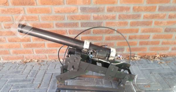 Man op heterdaad betrapt met zelfgemaakt knalapparaat | Binnenland - Tubantia