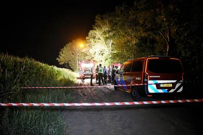 Busje met mogelijk drugsafval gevonden in Ulicoten, deel camping Ponderosa tijdelijk ontruimd