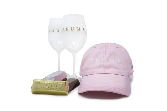 Trump-merchandise is in zijn webshop niet meer te koop.
