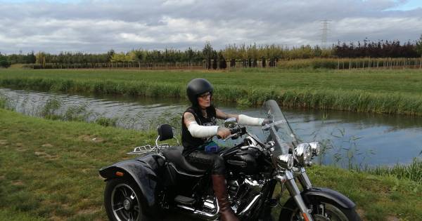 Siouxsie Die Bijna Doodgaat Maakt Haar Laatste Motorrit Met Captain Henk Het Was Geweldig Arnhem E O Gelderlander Nl
