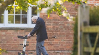 Donaties blijven maar komen: Britse oorlogsveteraan wandelde met rollator nu al bijna 20 miljoen euro (!) bijeen voor zorgsector
