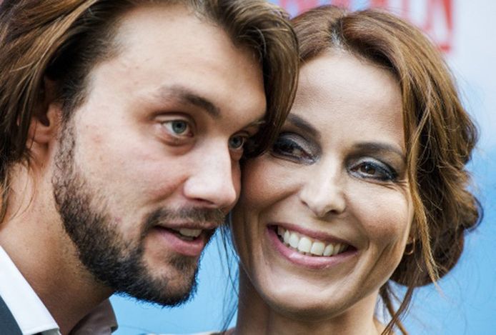 Heleen Van Royen Signeert Borsten Van Fans Showbizz Hln Be