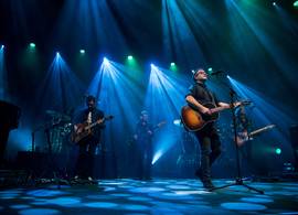 Guus goes global: ‘Foto’s van concert in New York spreken boekdelen’
