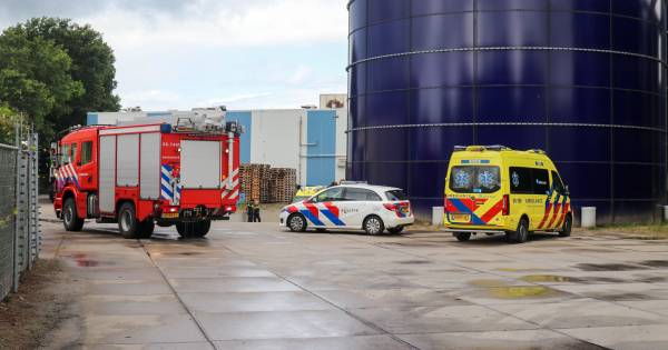 Zwaargewond slachtoffer bij bedrijfsongeval in Putten afgevoerd met traumahelikopter.