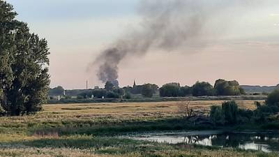 Grote brand bij afvalverwerker ARN in Weurt weer uit, rook was in verre omgeving te zien