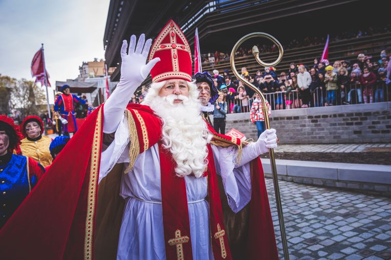 Na Zwarte Piet Ligt Nu Ook Sinterklaas Onder Vuur We Beliegen En