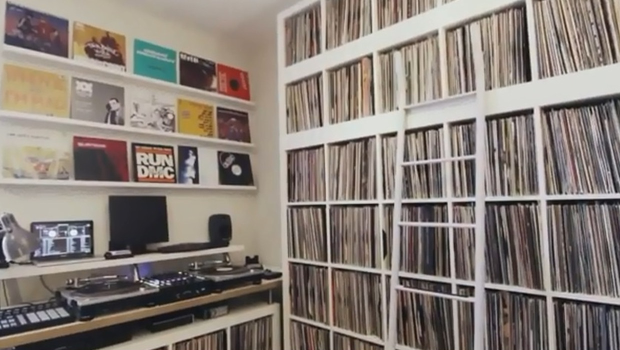 Wonderbaarlijk Vinylverzamelaars in paniek: hun geliefde Ikea-kast verdwijnt | De QQ-92