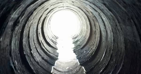 Woningen Vlissingen ontruimd voor stankoverlast uit riool .