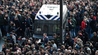 Open brief aan Halsema: 'Zoon tijdens Ajax-Juventus door 10 ME'ers mishandeld'