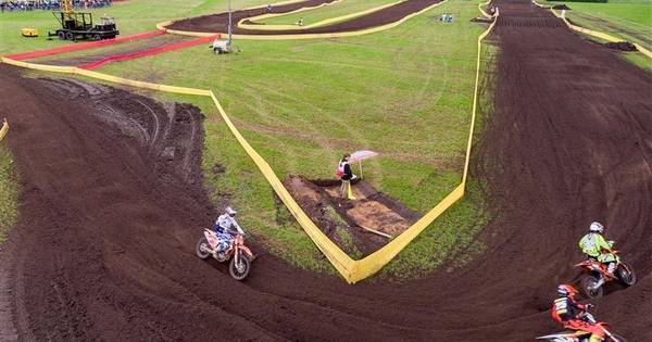 Ronkende motoren in het 'Beentelse zand' | Hof van Twente - Tubantia