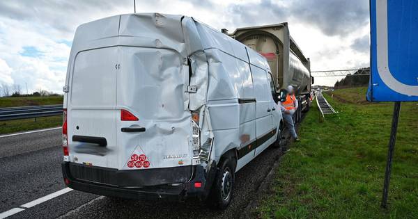 Aanrijding tussen auto, bestelbus en vrachtwagen op A58 bij Ulvenhout