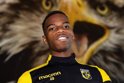 'FIFA wil maximaal acht verhuurde spelers per club'