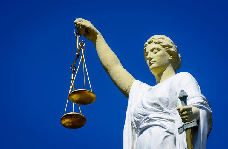 Het aantal schikkingen bij kleine vergrijpen stijgt - en dat is opvallend - Trouw