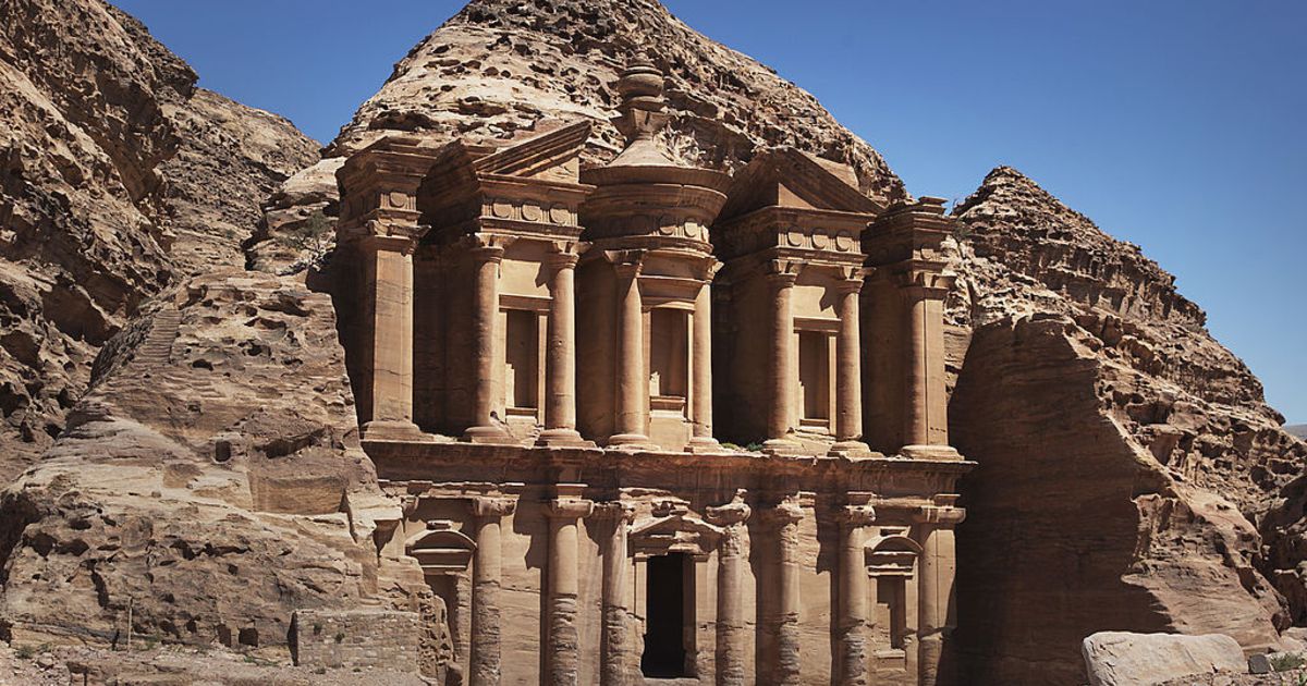 Spectaculair Monument Van 2 150 Jaar Oud Ontdekt In Historische Stad 