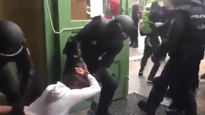 Schokkende beelden van politieoptreden in Catalonië