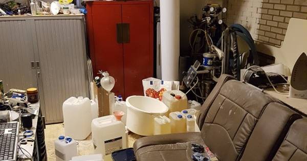 Hoogleraar chemie schrikt van drugslab in garagebox waar dode man woonde: 'Het lijkt wel Breaking Ba
