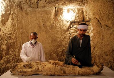 Archeologen openen nieuwe grafkamers met mummies in Egypte