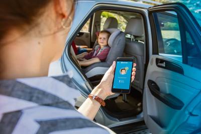 Dit zitkussen moet voorkomen dat kinderen worden vergeten in hete auto