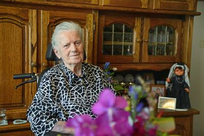 Aan de tafel van Janna Stouten (100) op 't Kruus was altijd plaats