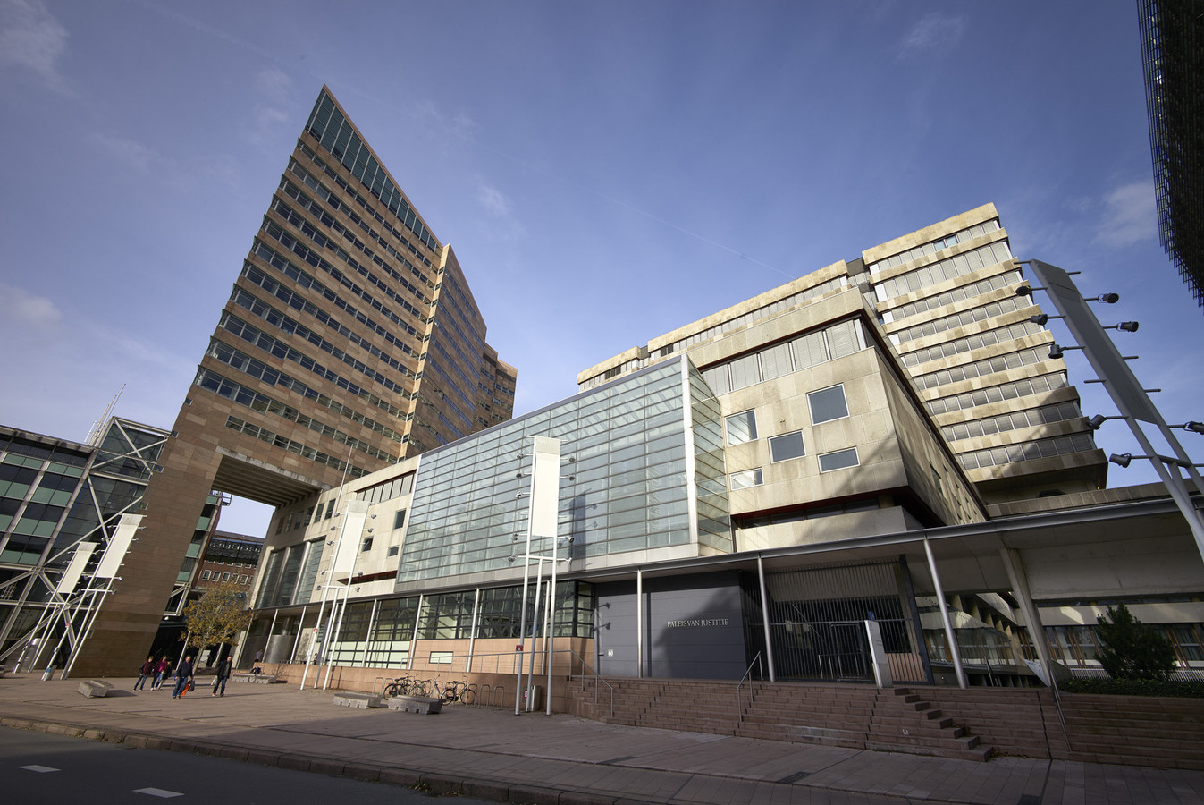 OM eist 15 jaar cel tegen moordenaar (23) stiefvader Foto AD.nl