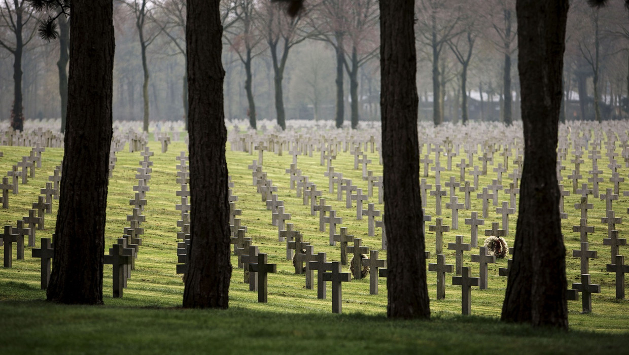 Een Kerkhof Vol Pijnlijk Ongemak Trouw
