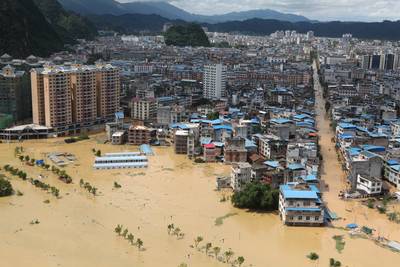 Grote overstromingen houden China in zijn greep