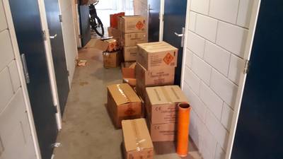 Politie vindt 275 kilo vuurwerk in garagebox in Hoofddorp