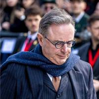 Terwijl de wereld schokt en schudt, kraakte de regering-De Wever onder ongeziene vormen van escalatie