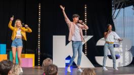 Zomer op het podium met Luca, Amy en Jemaima en Pina Colada