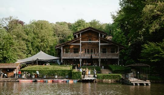 Geen kaarslicht of dure champagne nodig: hier gaan gastheren en -vrouwen zelf op date