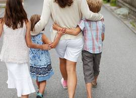 Sara (37) is alleenstaande moeder van drie kinderen en twee pleegkinderen