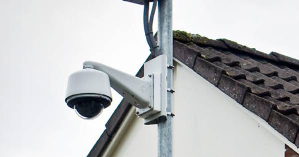 Camerabewaking huis zedenverdachte na brandstichting | Binnenland - AD.nl