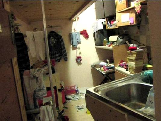 Natascha Kampusch maakt nog altijd huis ontvoerder schoon ...